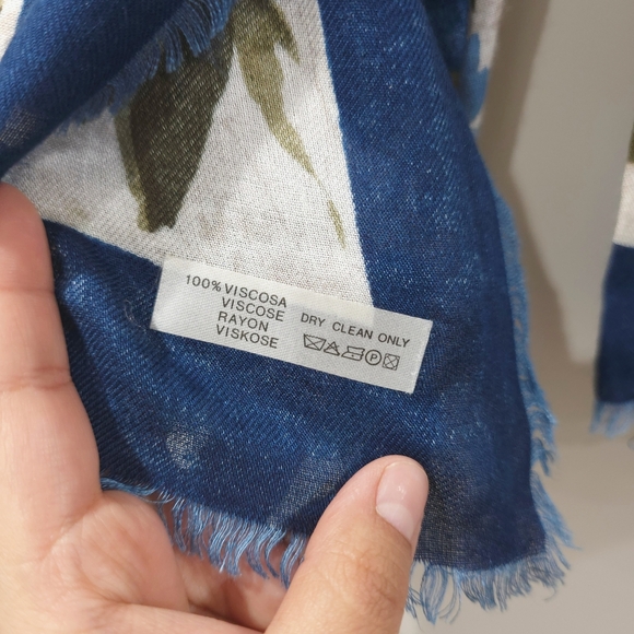 DANIEL LAURENT Floral Blue Yellow Scarf, 100% Viscose, Soft, Frayed Trim, Nwot - Picture 12 of 14